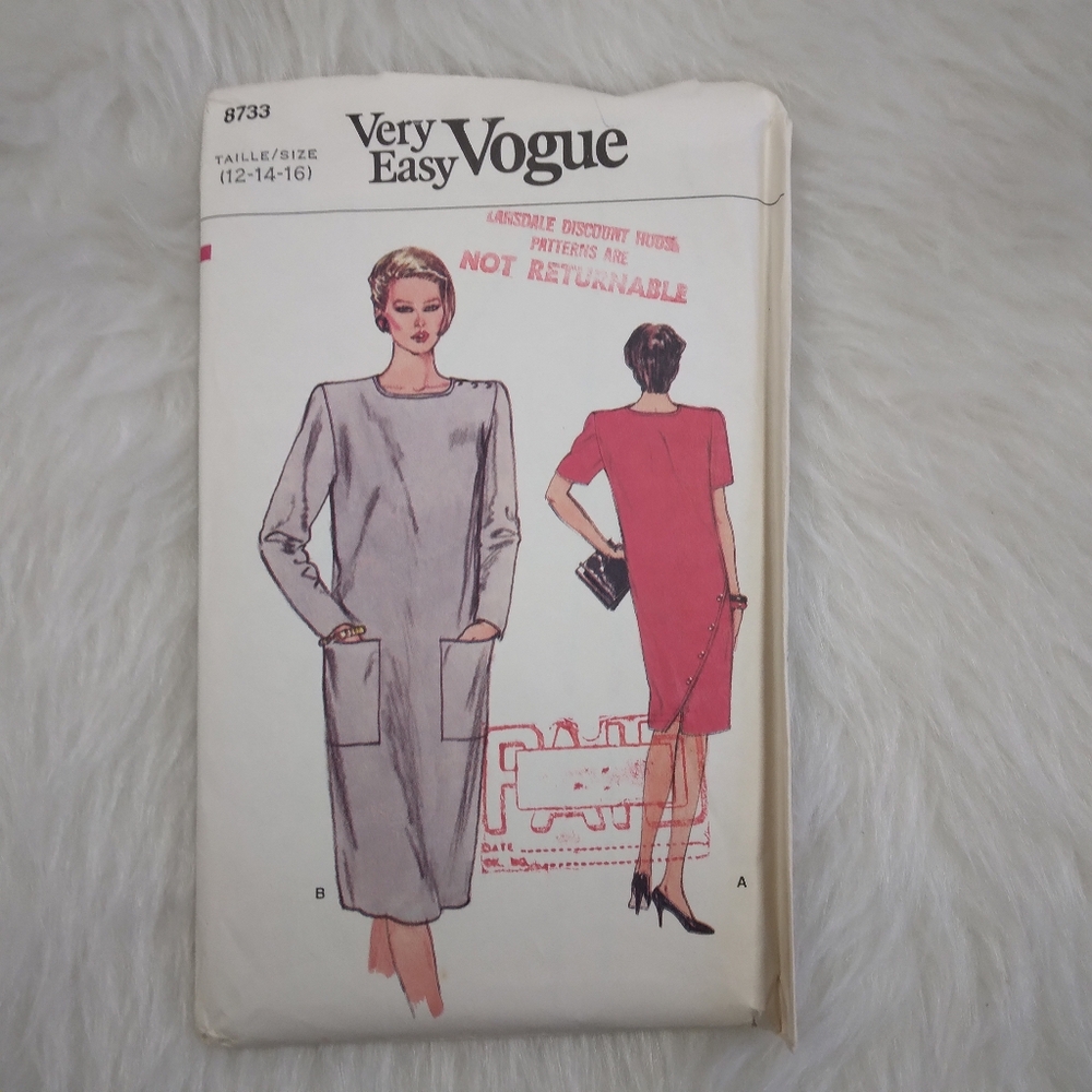 VOGUE 8733 Sz 8733 Very Easy Vogue Straight Dress Asymetrical Back Detail